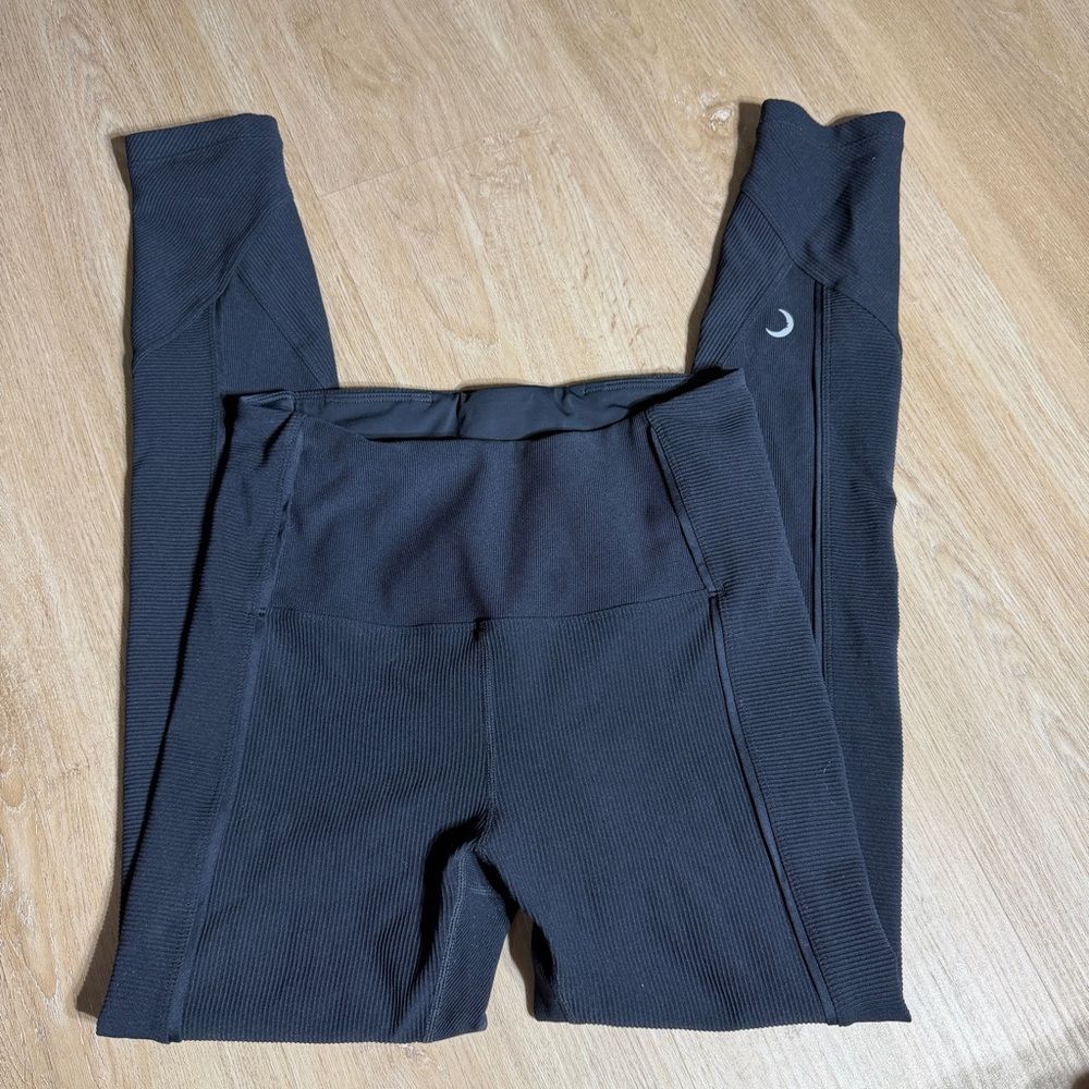 ZYIA active black ribbed textured leggings 6-8 high waisted
